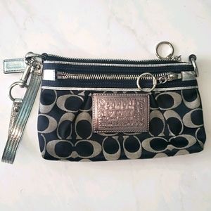 Coach wristlet Poppy collection